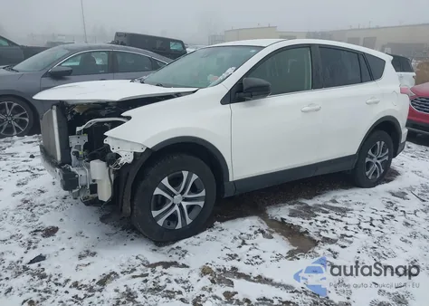 2017 Toyota Rav4 Le z USA, uszkodzony, nr VIN JTMBFREV3HJ167104